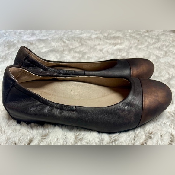 Dansko Lisanne Ballet Flats  Comfort Shoes Napa Leather Slip On Loafers - Picture 2 of 5
